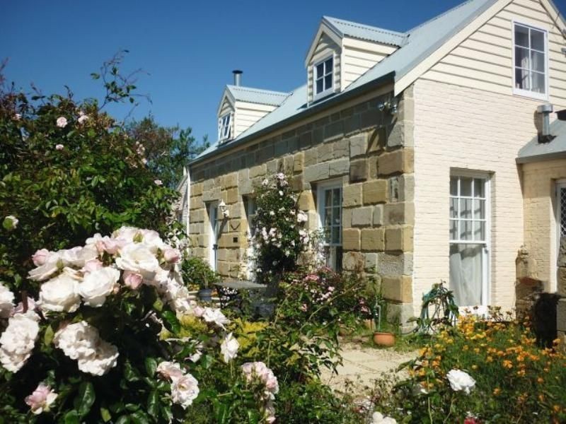 Richmond TAS 7025