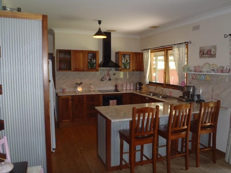 174 Moores Rd, Springhurst VIC 3682