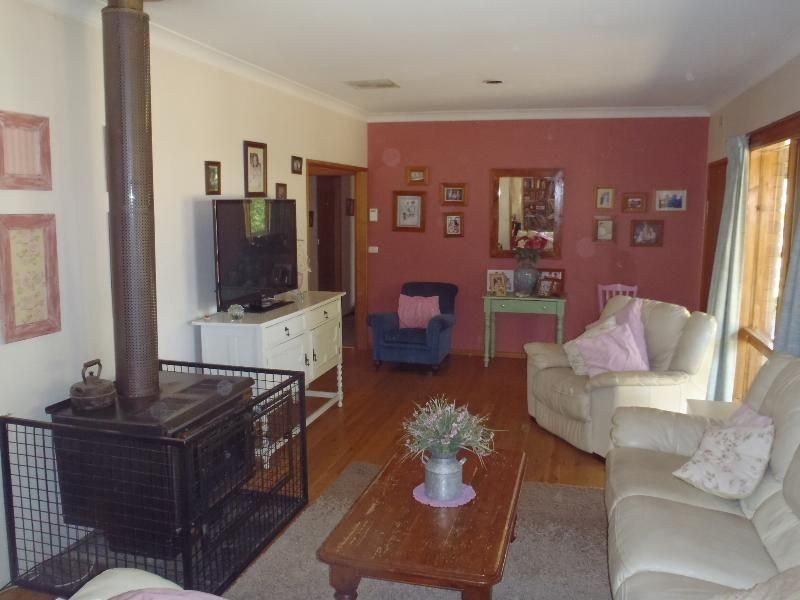 174 Moores Rd, Springhurst VIC 3682
