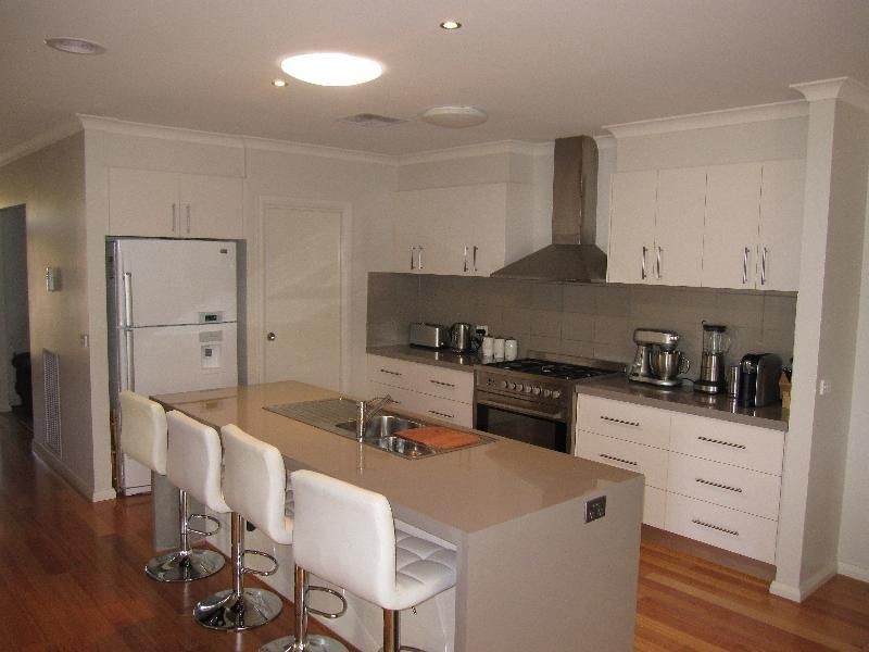 8 Peace St, Kangaroo Flat VIC 3555