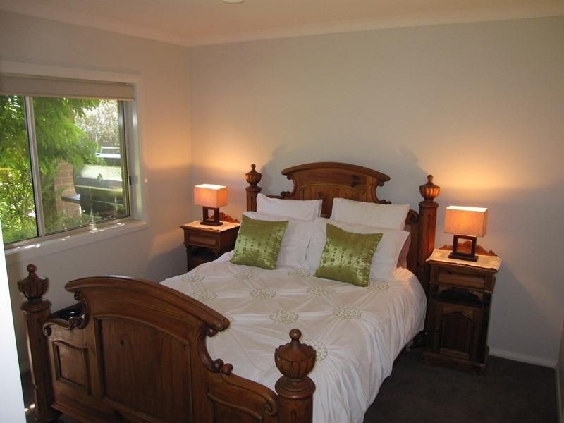 8 Peace St, Kangaroo Flat VIC 3555