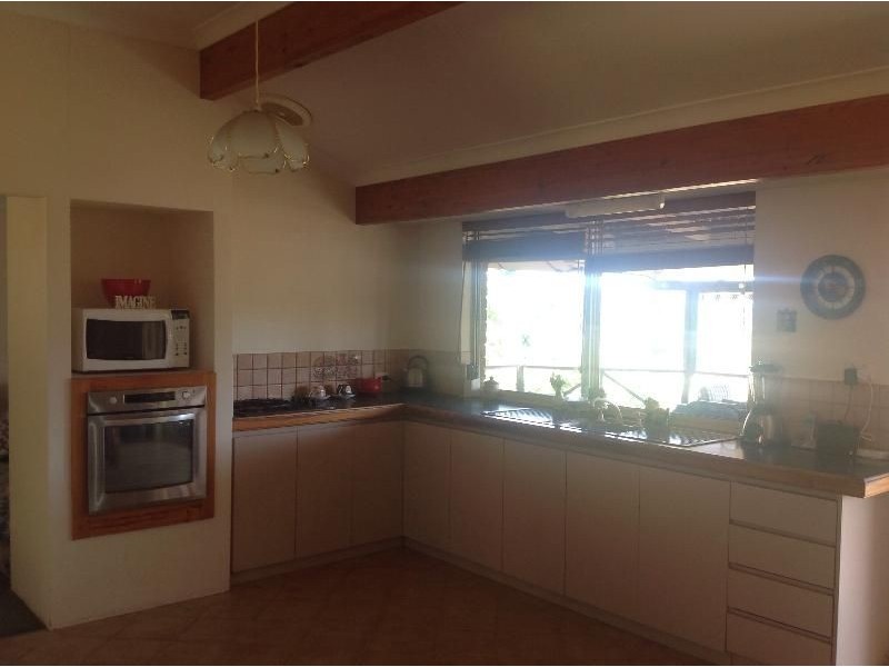 12 Campbells Road, Kangaroo Gully WA 6255