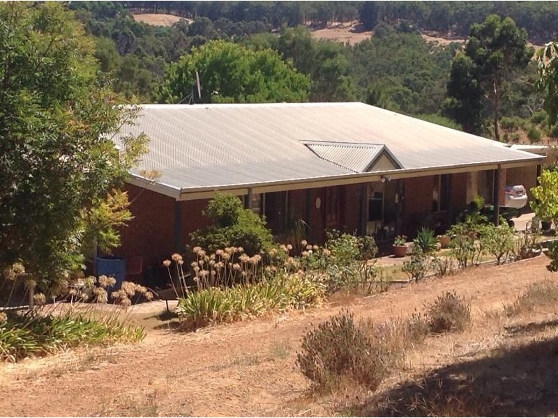 12 Campbells Road, Kangaroo Gully WA 6255