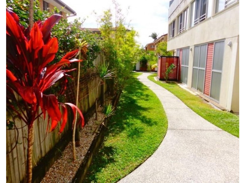 9/6 Nalla Crt, Palm Beach QLD 4221