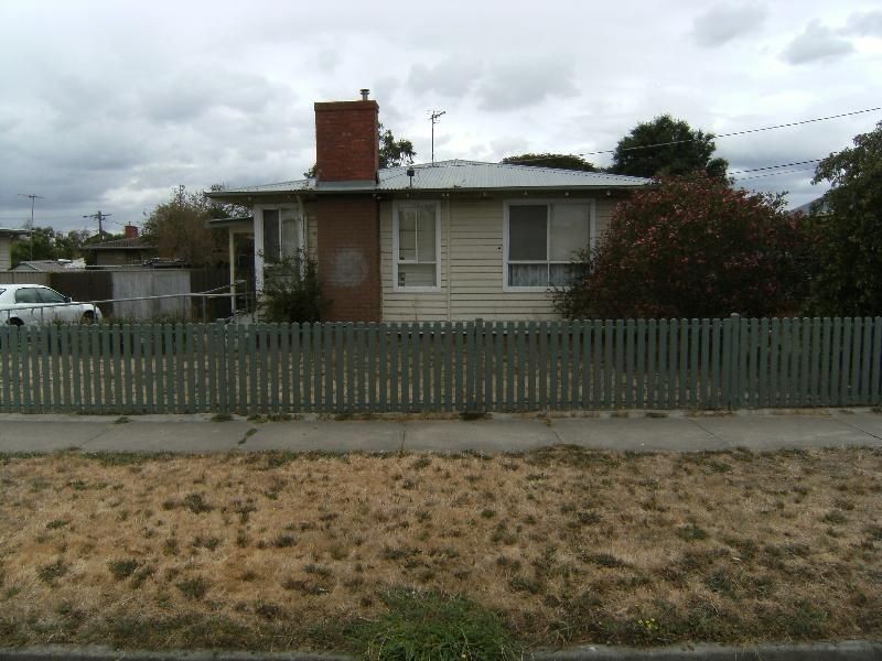 6 Violet Grove, Wendouree VIC 3355