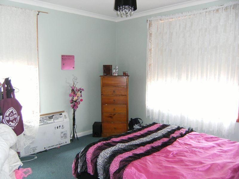 6 Violet Grove, Wendouree VIC 3355