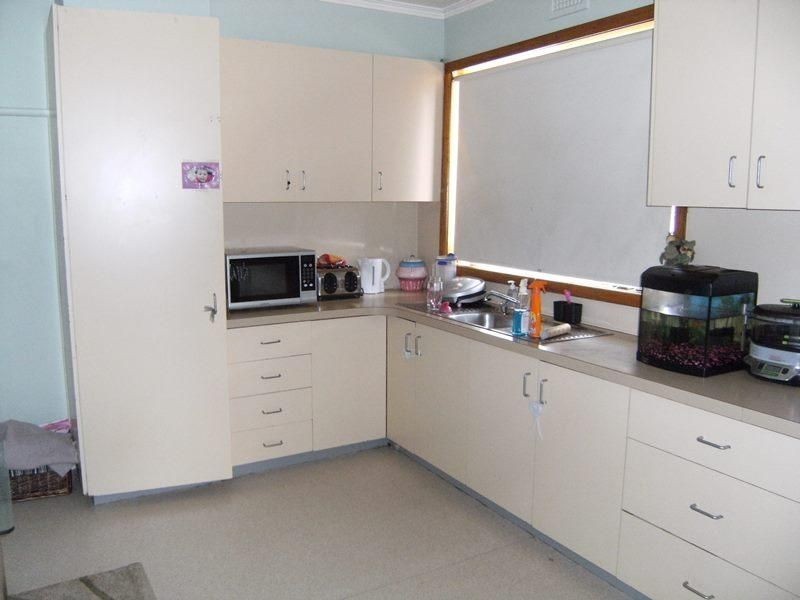 6 Violet Grove, Wendouree VIC 3355