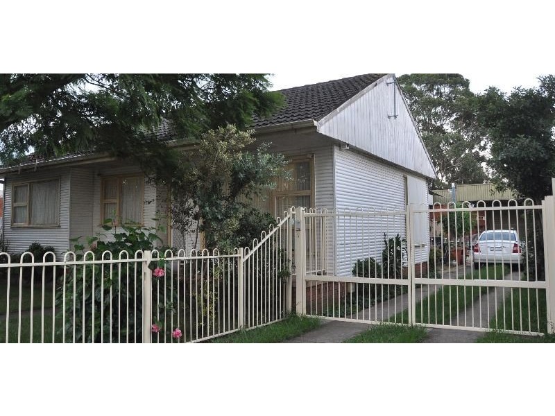 14 Memorial Avenue, Ingleburn NSW 2565
