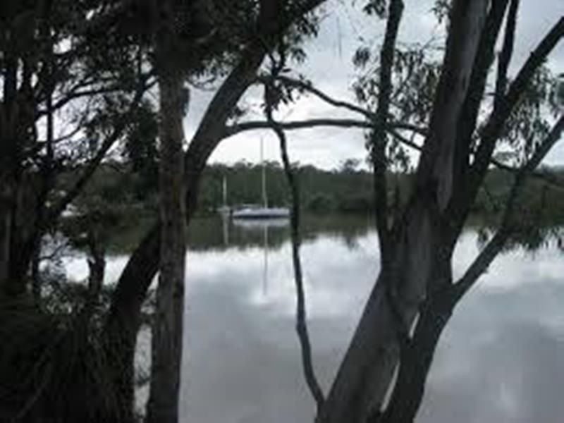 4 Gympie Road, Tin Can Bay QLD 4580