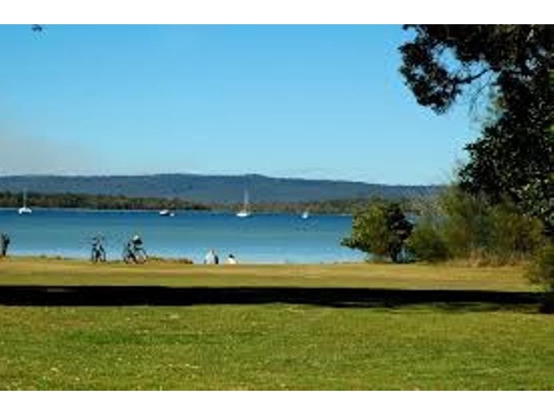 4 Gympie Road, Tin Can Bay QLD 4580