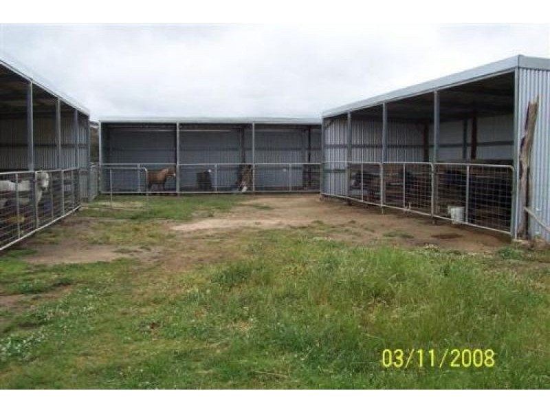 100 Pretty Valley Road, Glen Innes NSW 2370