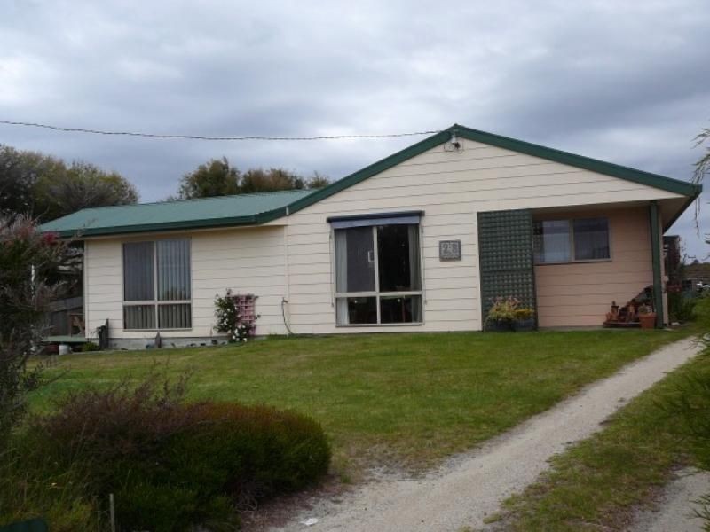 28 Carins Close, Tomahawk TAS 7262