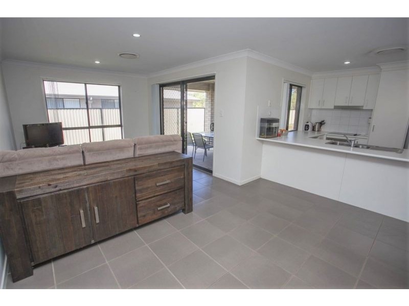 16 Cameron Street, Chinchilla QLD 4413