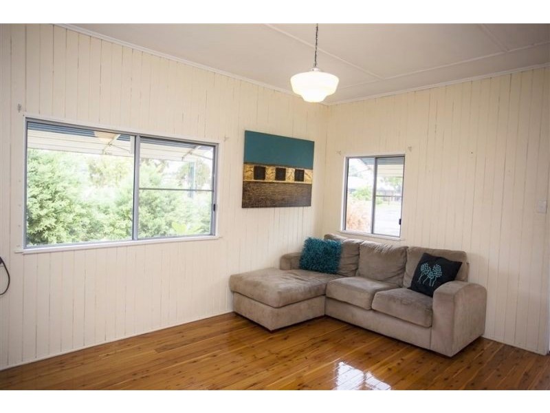 11 Evans Street, Chinchilla QLD 4413