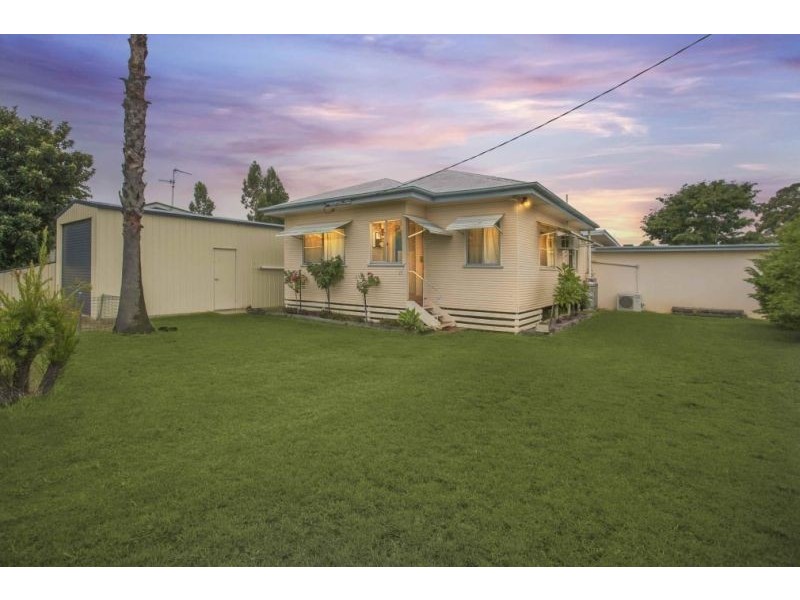 11 Evans Street, Chinchilla QLD 4413