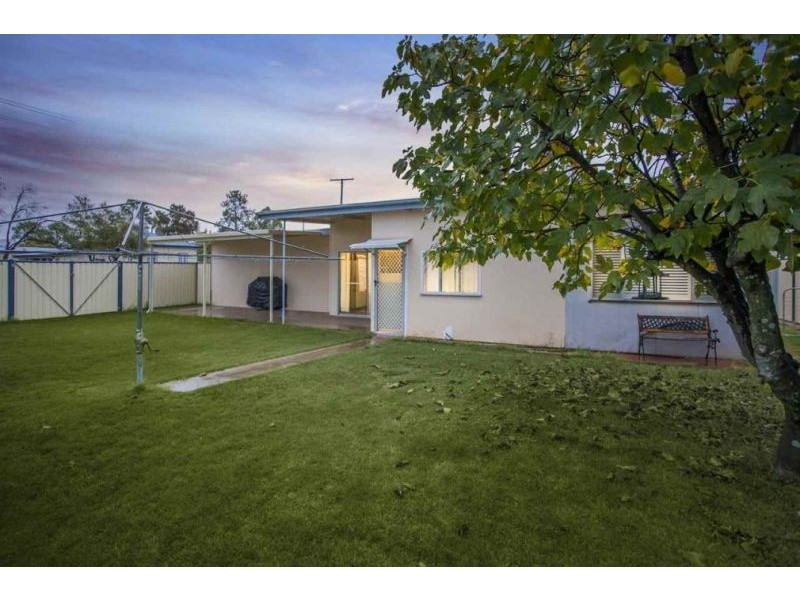 11 Evans Street, Chinchilla QLD 4413