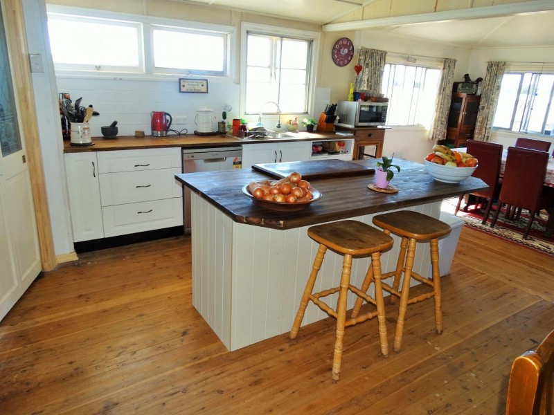 Woodvale 2083 B Tennysons Road, Chinchilla QLD 4413