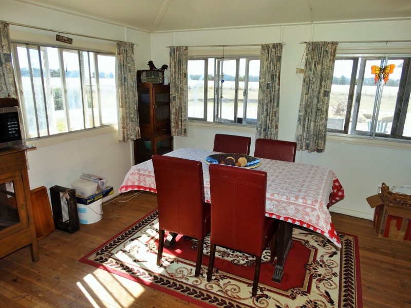 Woodvale 2083 B Tennysons Road, Chinchilla QLD 4413