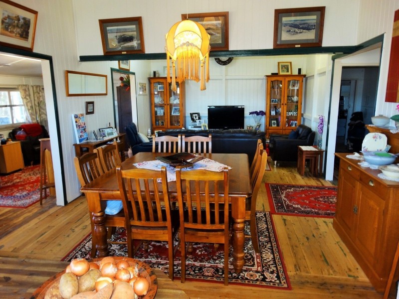 Woodvale 2083 B Tennysons Road, Chinchilla QLD 4413