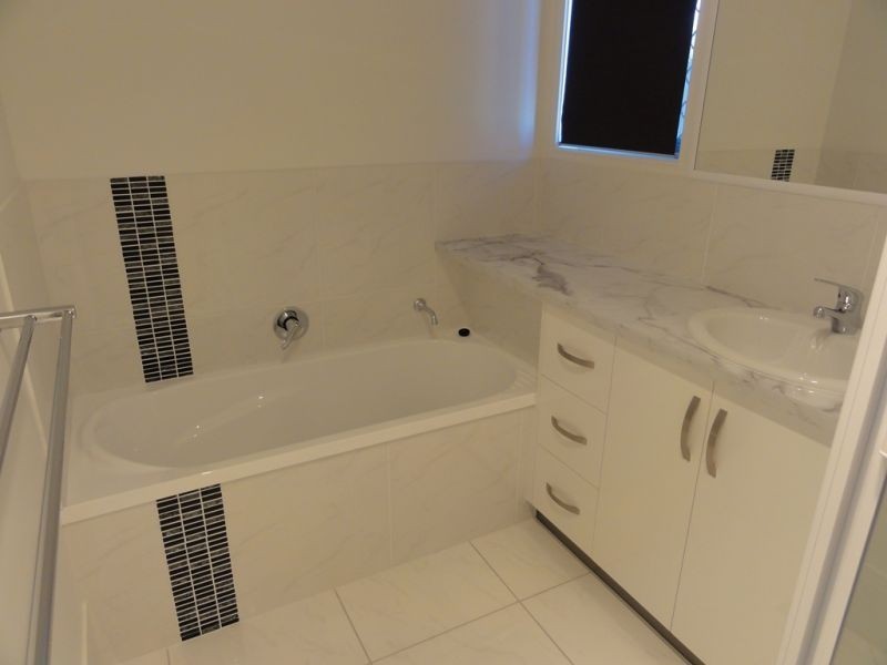 2 or 3/4 Dudley Street, Chinchilla QLD 4413