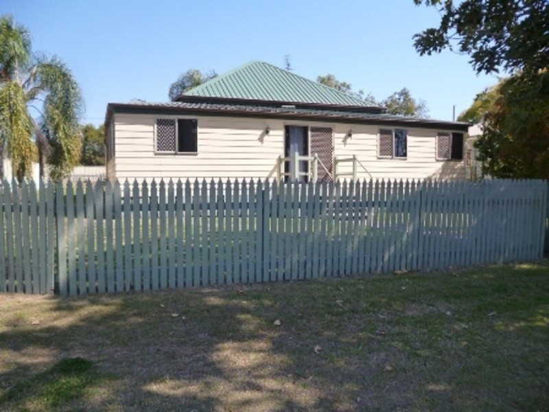 60 Bell Street, Chinchilla QLD 4413