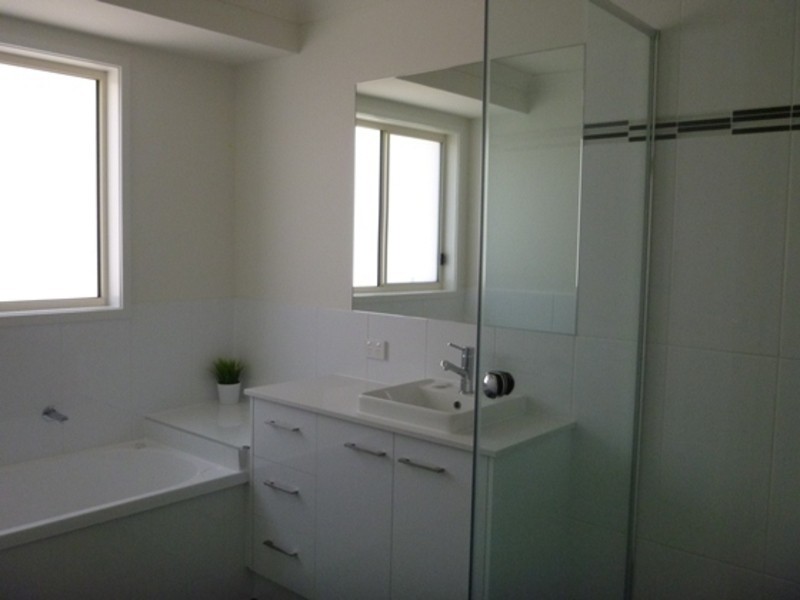 21 Acacia Drive, Miles QLD 4415