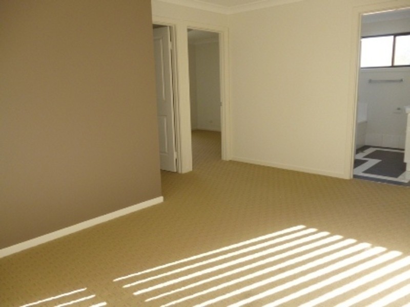 1/6 Holland Street, Chinchilla QLD 4413