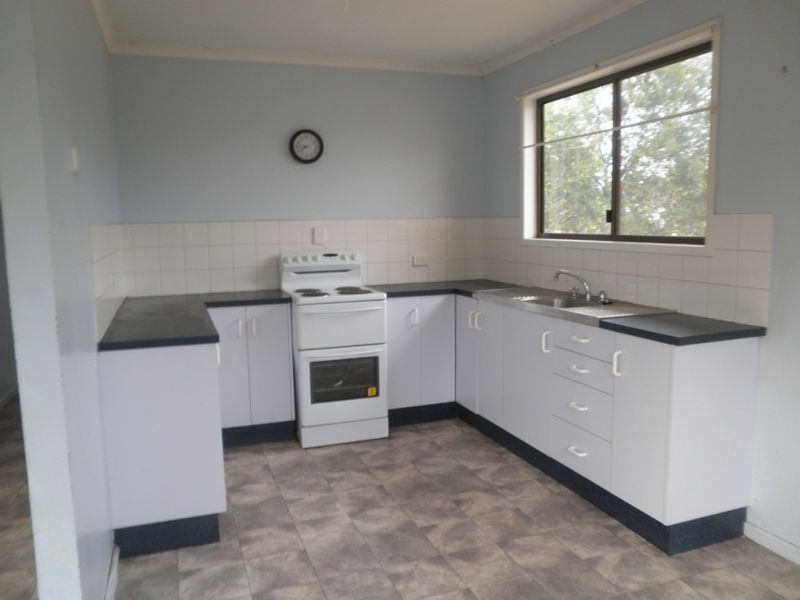 10 McNulty Street, Miles QLD 4415