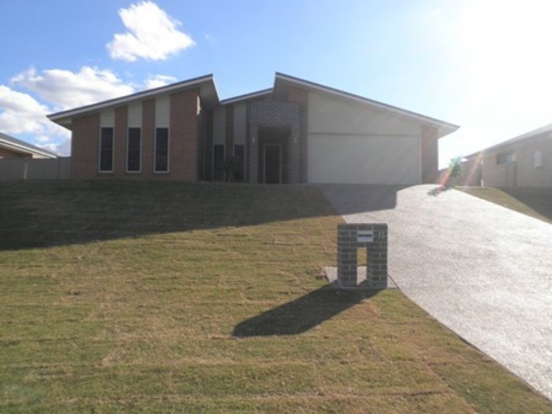17 Cypress Pines Drive, Miles QLD 4415