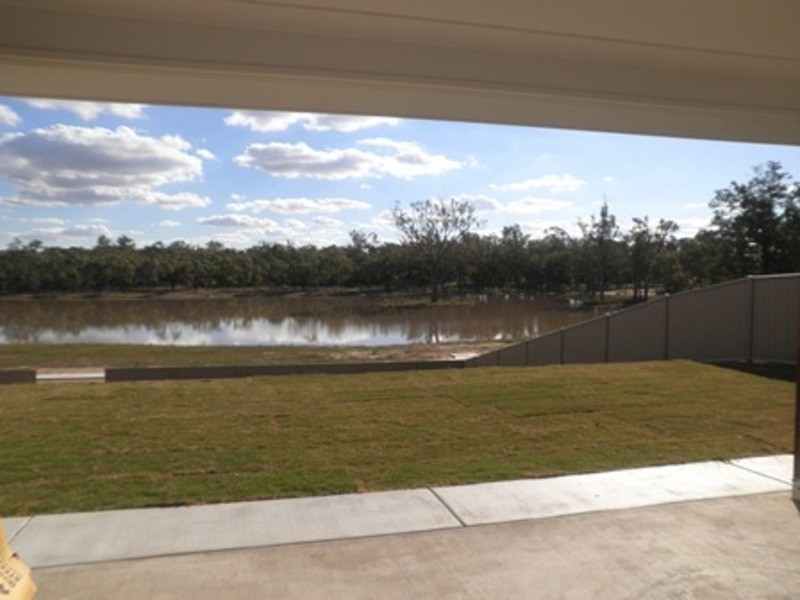 17 Cypress Pines Drive, Miles QLD 4415