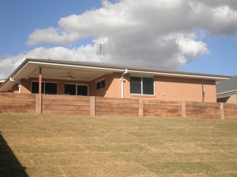 17 Cypress Pines Drive, Miles QLD 4415