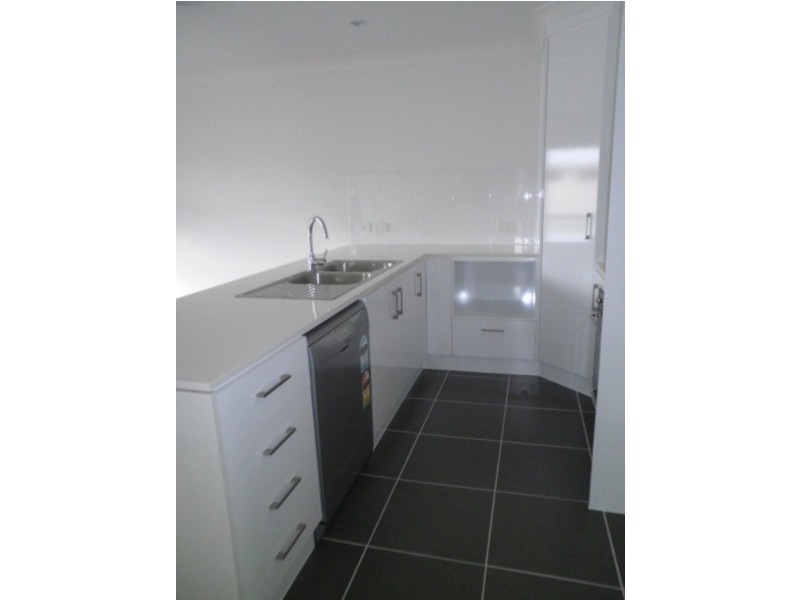 2/24 Skewis Street, Chinchilla QLD 4413