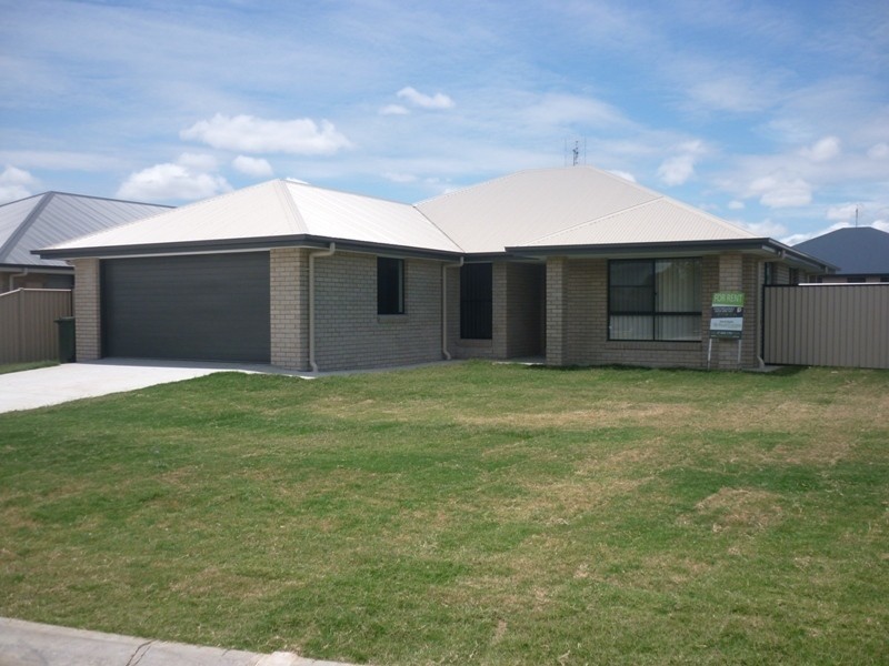 8 Lewis Street, Chinchilla QLD 4413