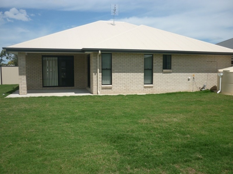 8 Lewis Street, Chinchilla QLD 4413