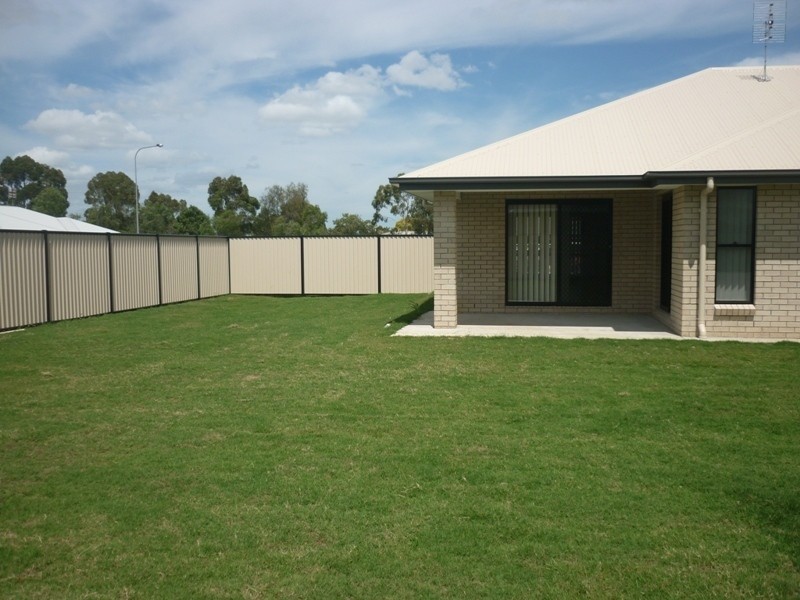8 Lewis Street, Chinchilla QLD 4413
