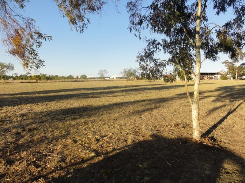 64 Gates Road, Chinchilla QLD 4413