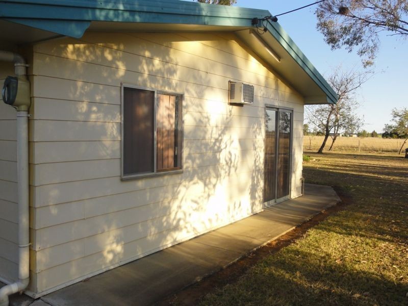 64 Gates Road, Chinchilla QLD 4413