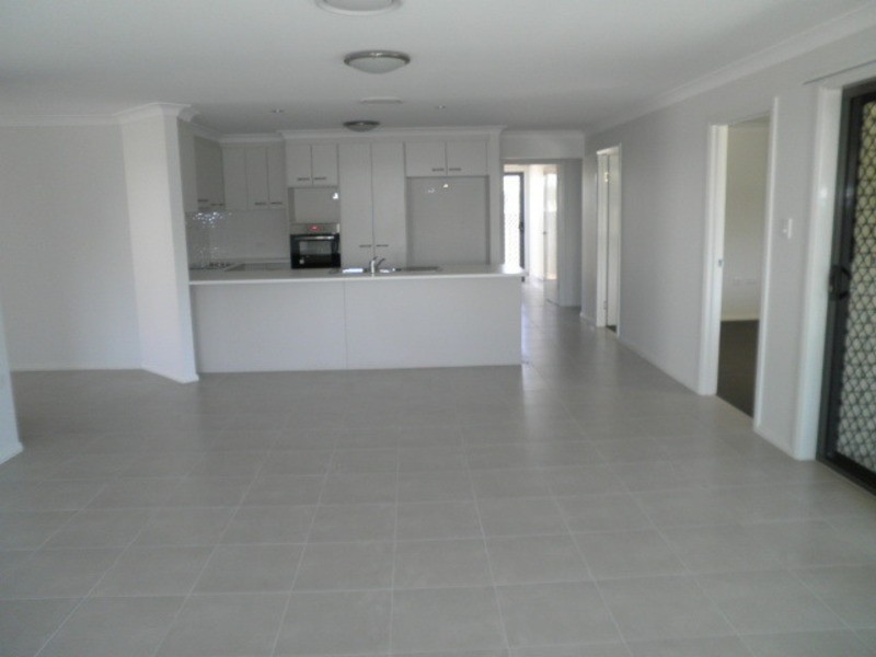 33 Cypress Pines Drive, Miles QLD 4415