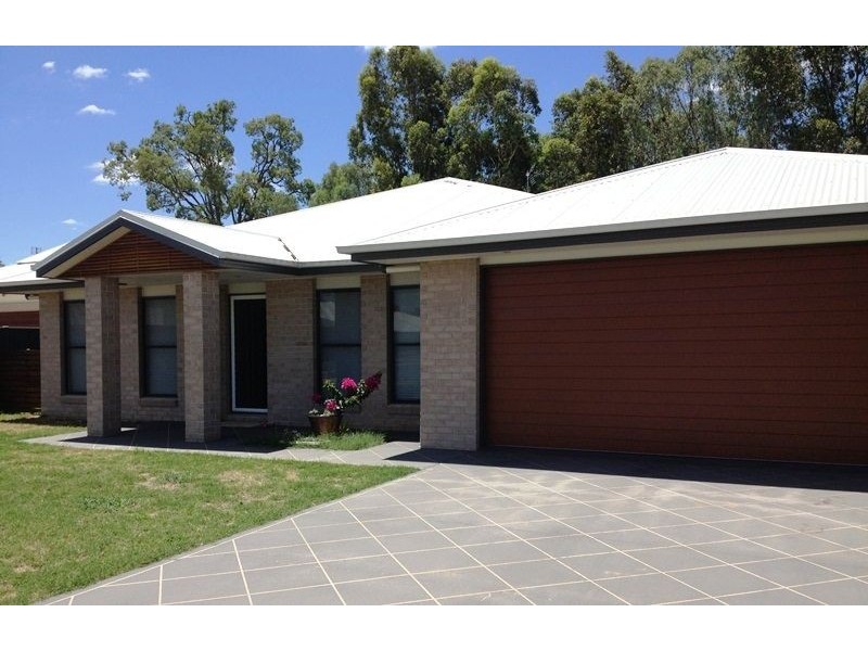 51 Sommerfeld Crescent, Chinchilla QLD 4413
