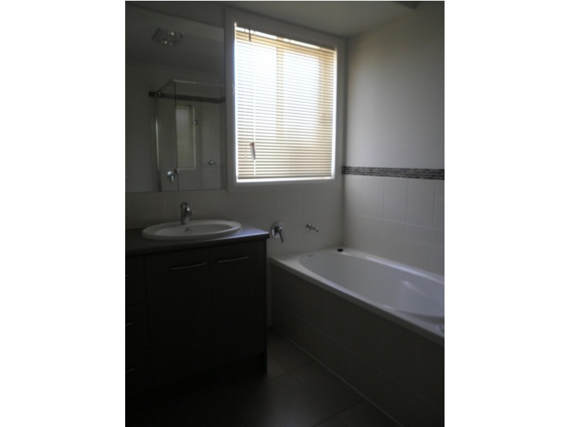 20  Cypress Pines Drive, Miles QLD 4415