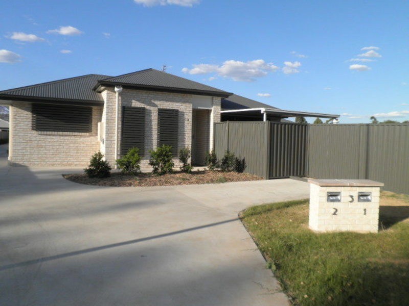 1/3 Pendergast Street, Chinchilla QLD 4413