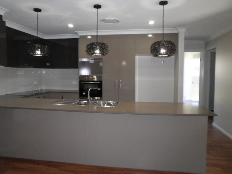 27 CYPRESS PINES DRIVE, Miles QLD 4415