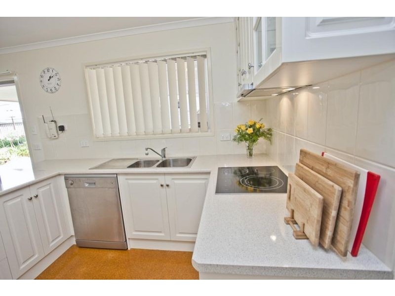 8 Warren Street, Chinchilla QLD 4413