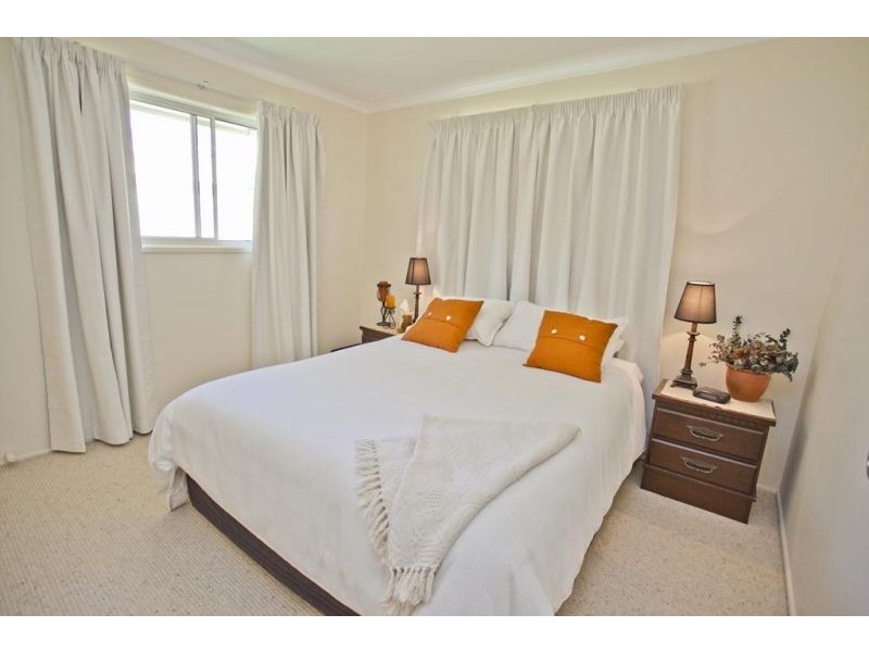 8 Warren Street, Chinchilla QLD 4413