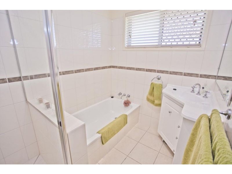 8 Warren Street, Chinchilla QLD 4413