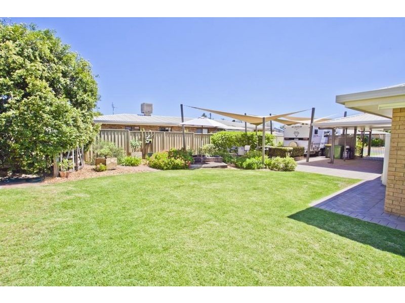 8 Warren Street, Chinchilla QLD 4413