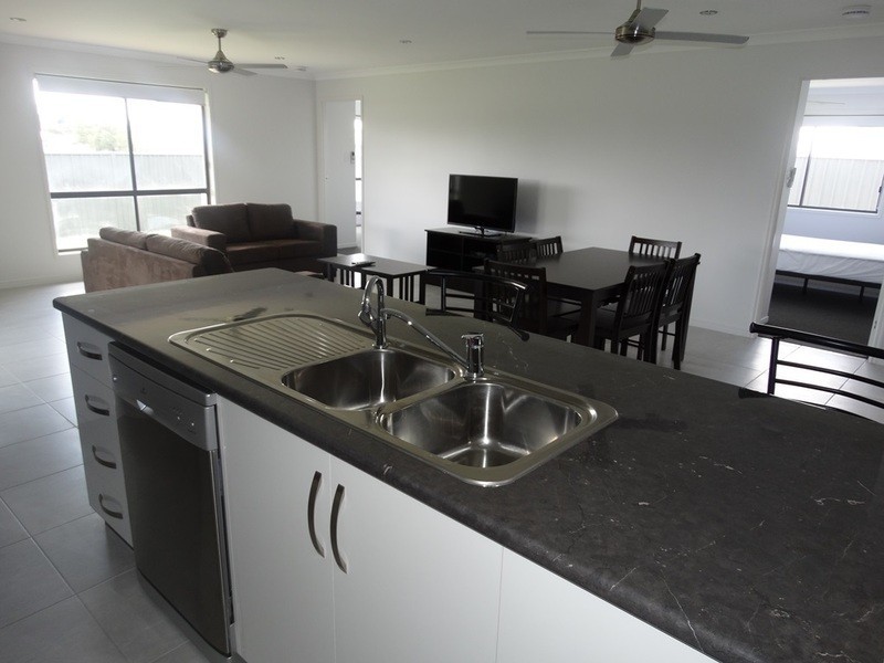2/7 Dudley Street, Chinchilla QLD 4413