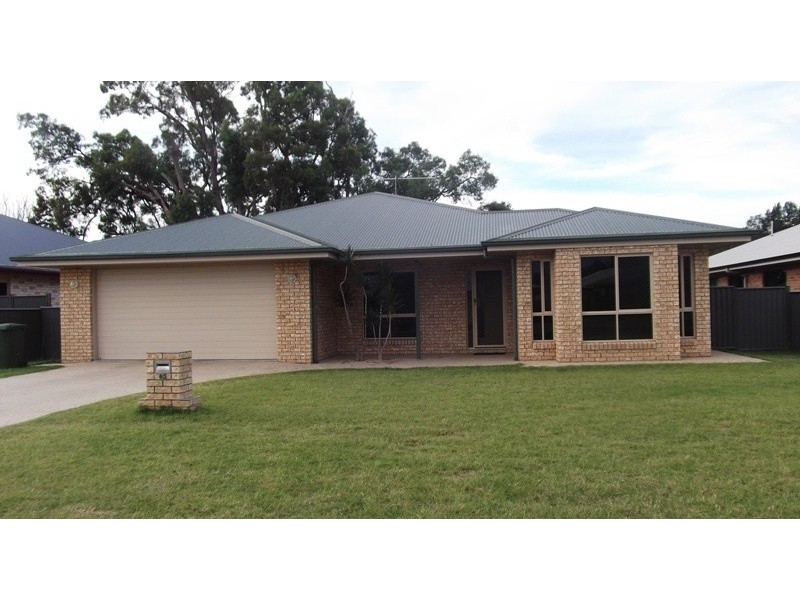 63 Sommerfeld Crescent, Chinchilla QLD 4413