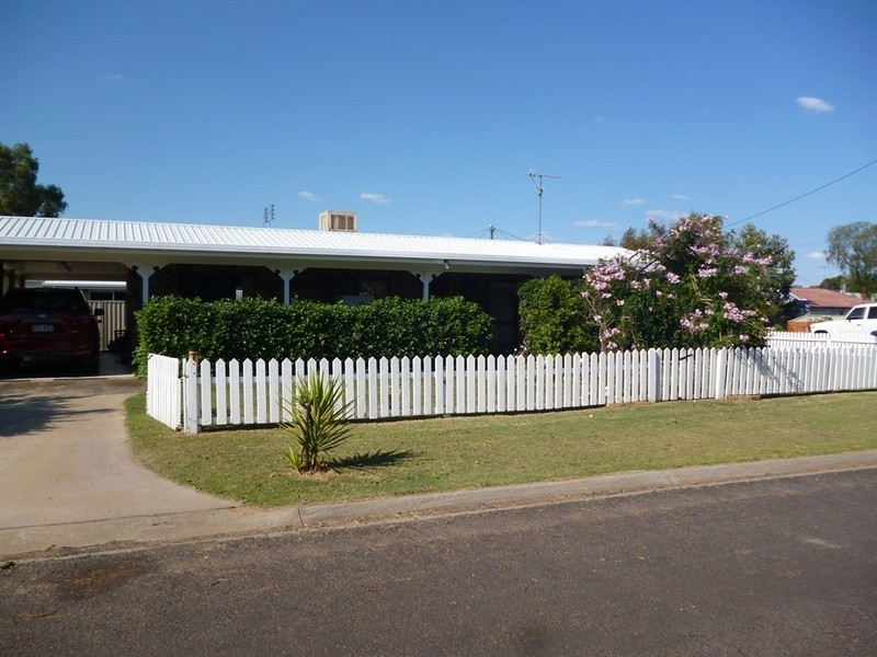 47  King St, Chinchilla QLD 4413