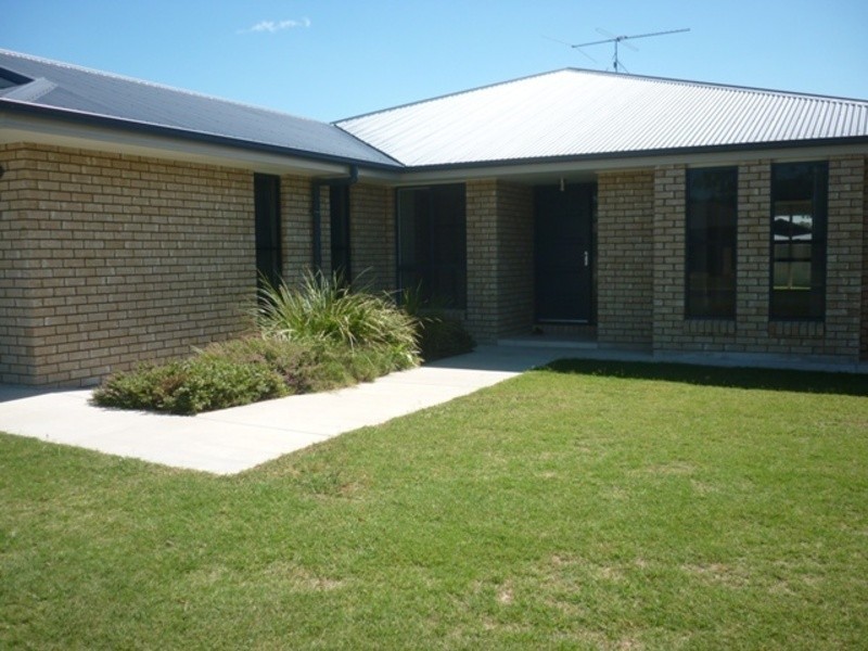 4  Sommerfeld Crescent, Chinchilla QLD 4413